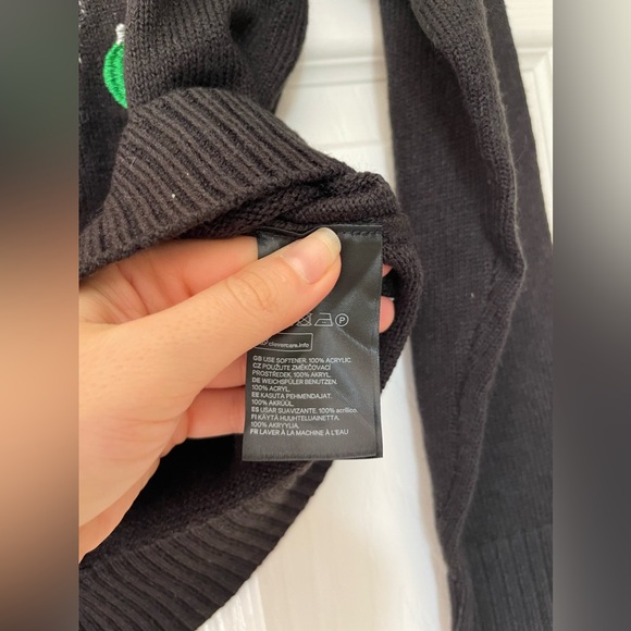 NEW H&M embroidered Christmas sweater xmas cat - Picture 2 of 4